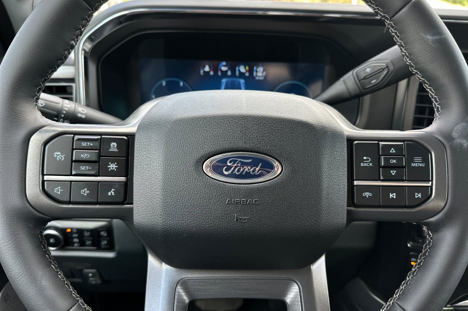 New 2026 Ford F250 Lariat w/ Black Appearance Package image 22