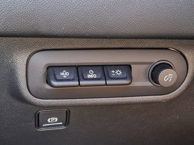 Used 2024 GMC Terrain SLT w/ Infotainment Package II image 26