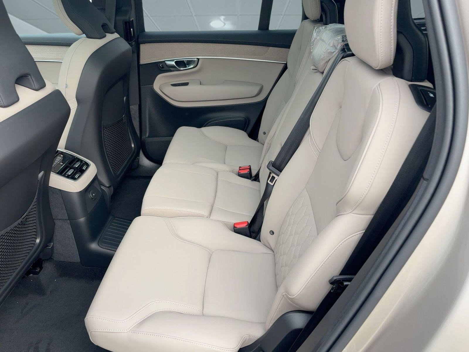 New 2026 Volvo XC90 T8 Plus w/ Protection Package Premier image 15
