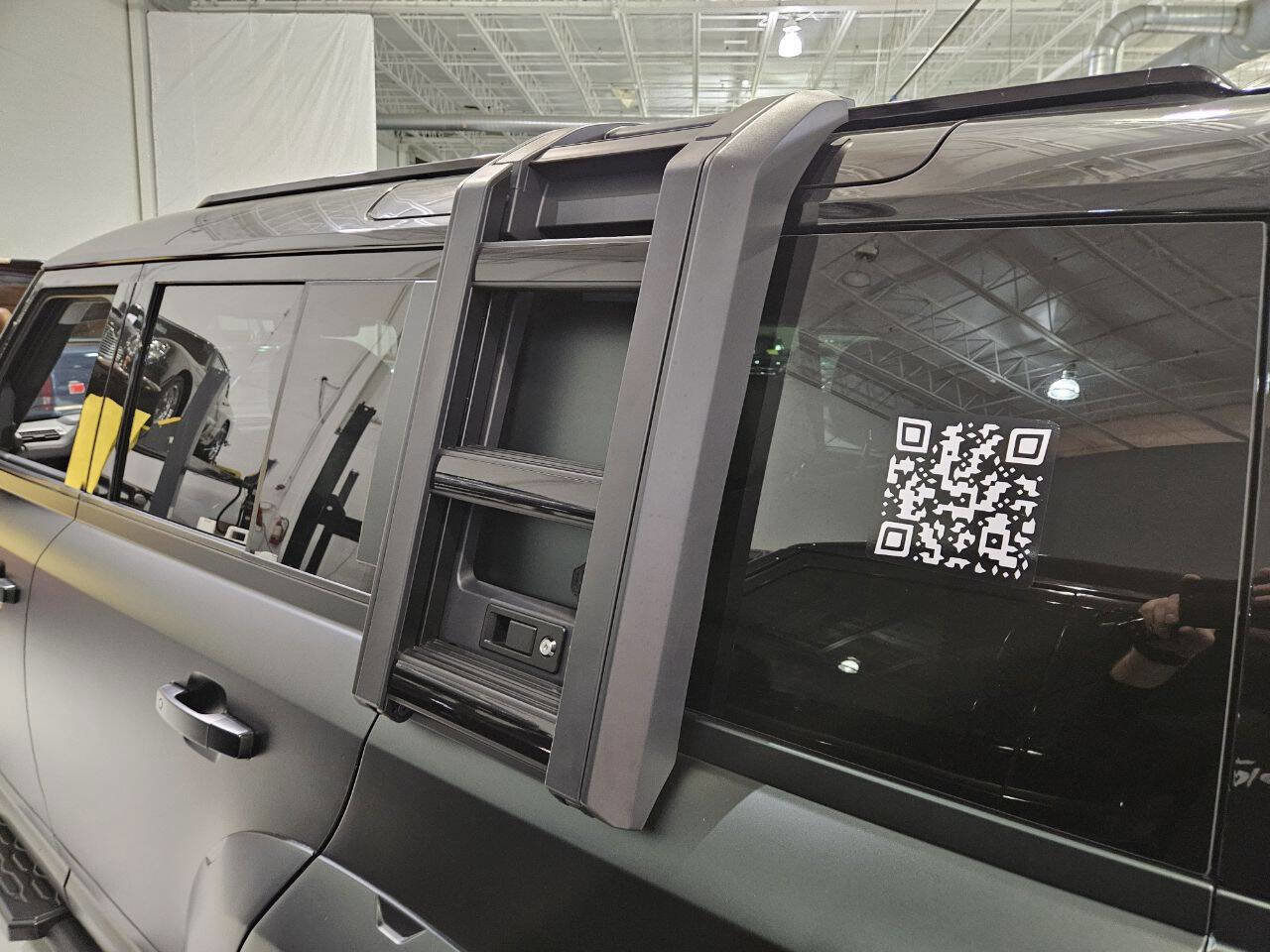 Used 2025 Land Rover Defender 110 V8 image 34