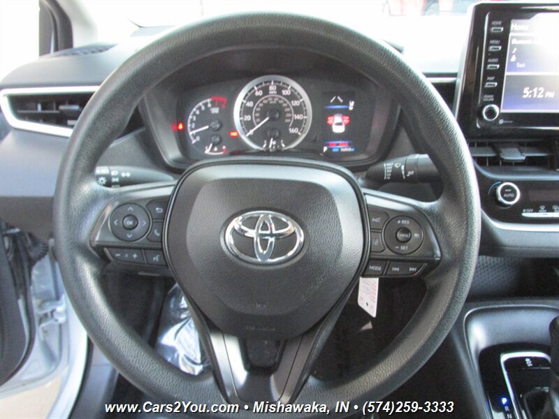 Used 2021 Toyota Corolla LE FWD image 19