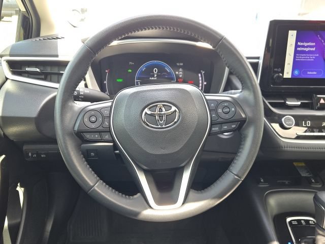 Used 2024 Toyota Corolla XLE FWD image 2