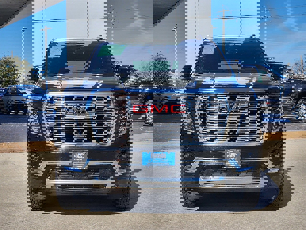 Used 2025 GMC Yukon Denali image 2