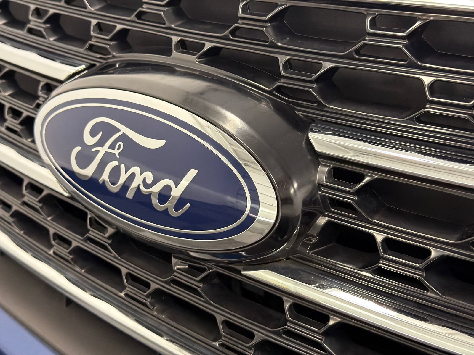 Used 2021 Ford Explorer XLT AWD/4WD image 13