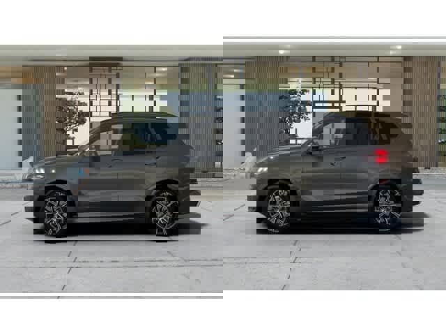 Used 2026 BMW X5 xDrive40i w/ M Sport Package image 4