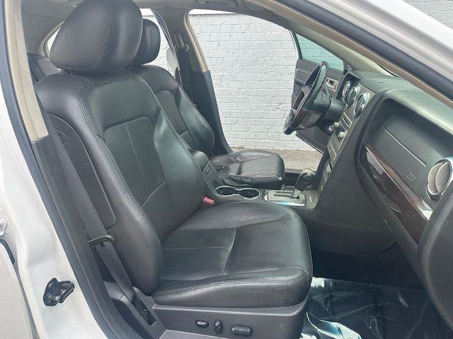 Used 2009 Lincoln MKZ AWD image 11
