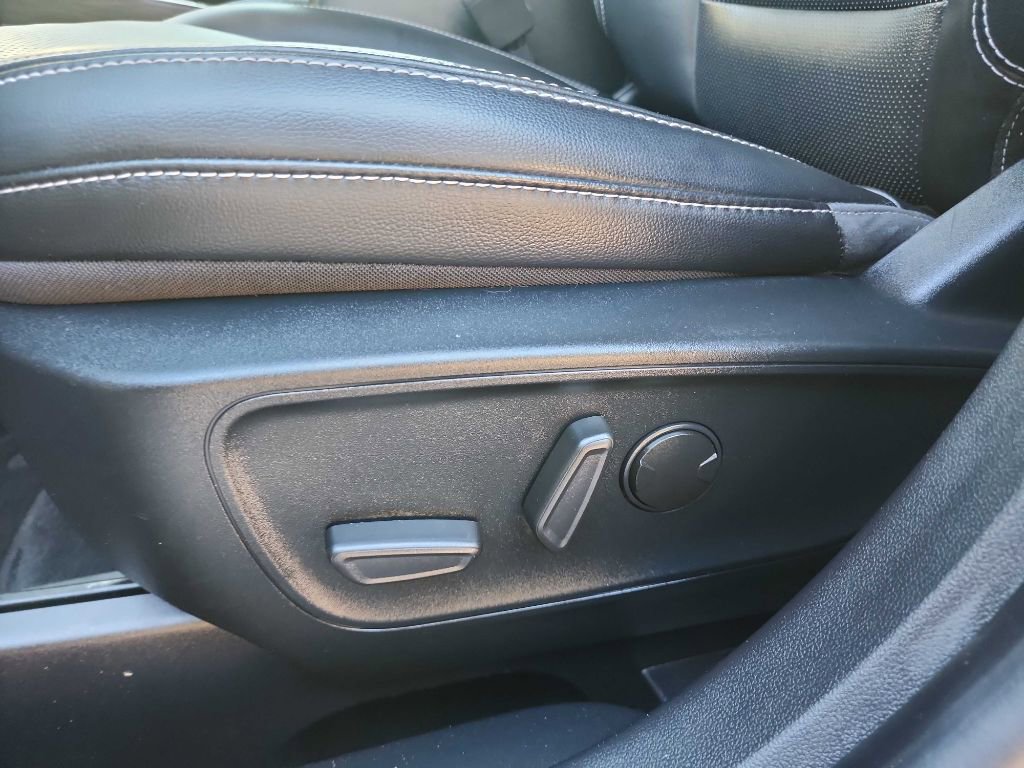 Used 2020 Ford Escape SEL image 18