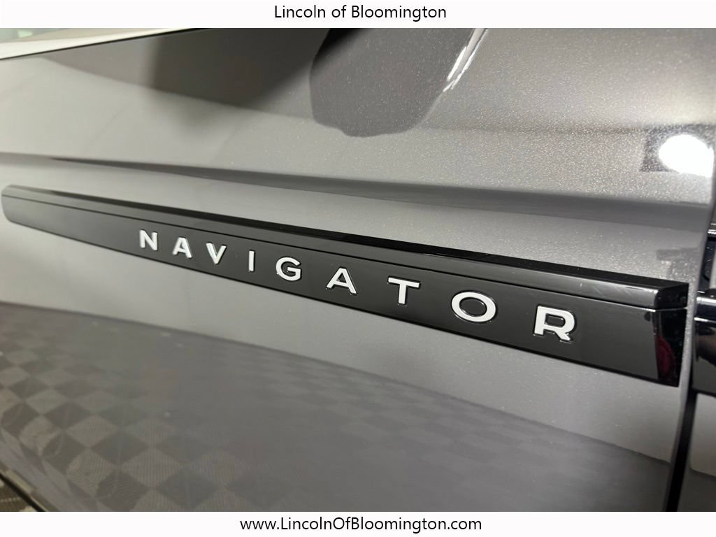 New 2025 Lincoln Navigator L Black Label AWD/4WD image 15