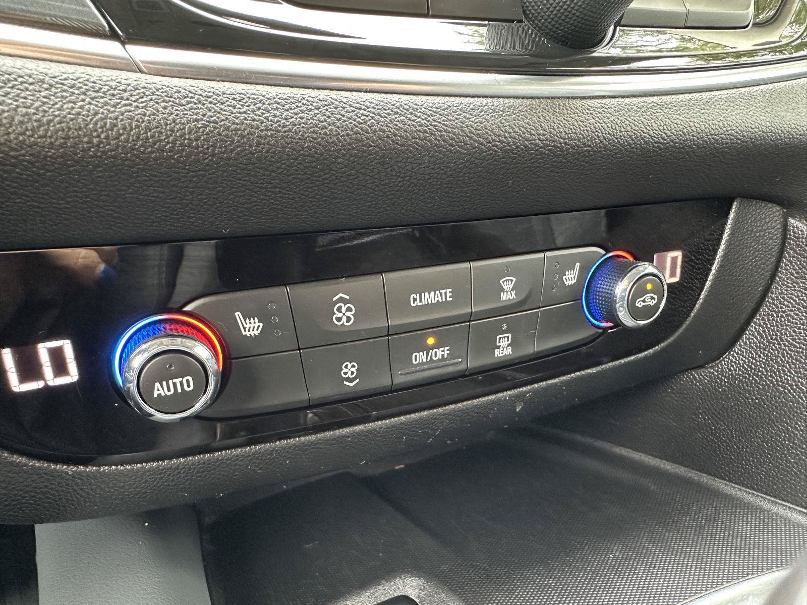 Used 2019 Buick Enclave Essence FWD image 24