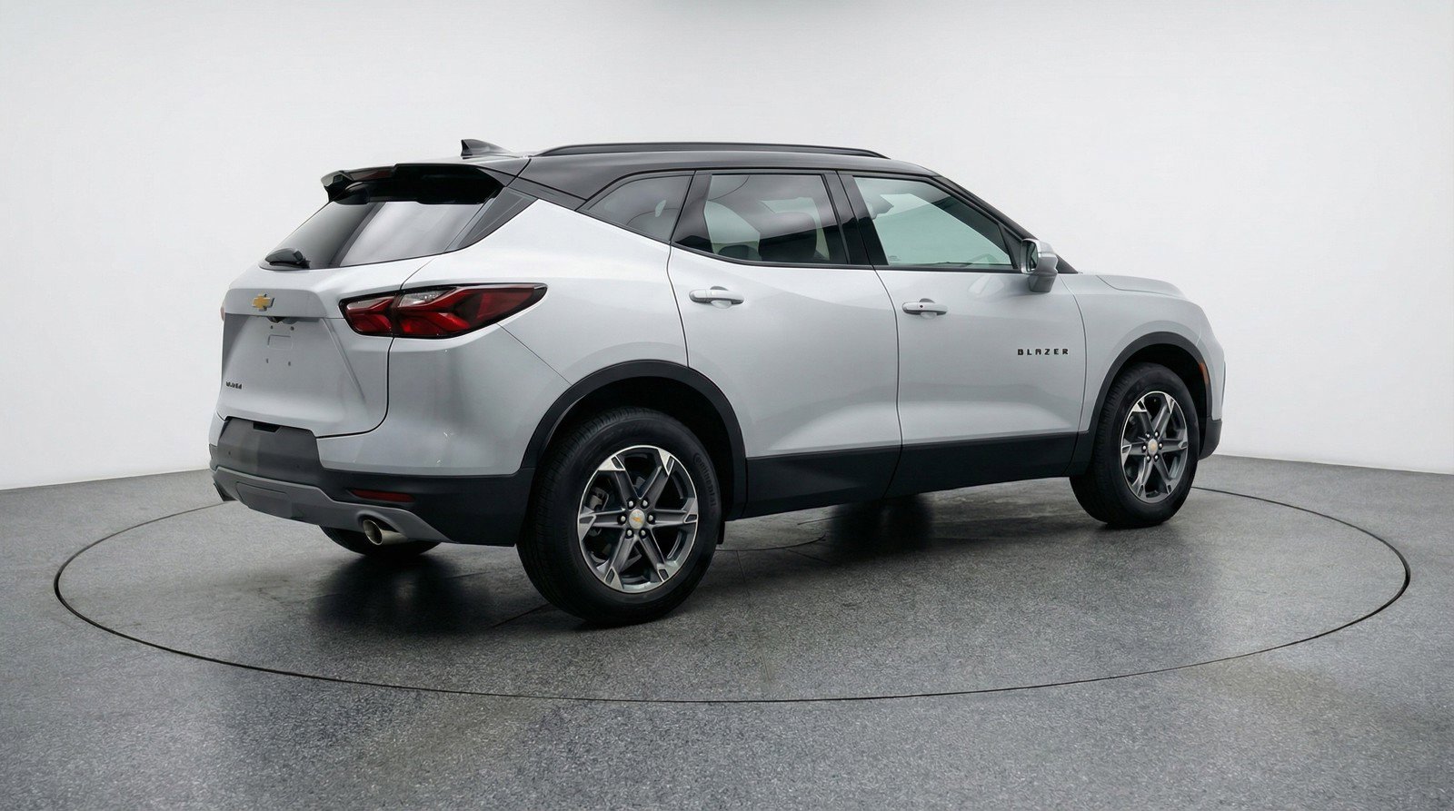 Used 2025 Chevrolet Blazer LT image 9