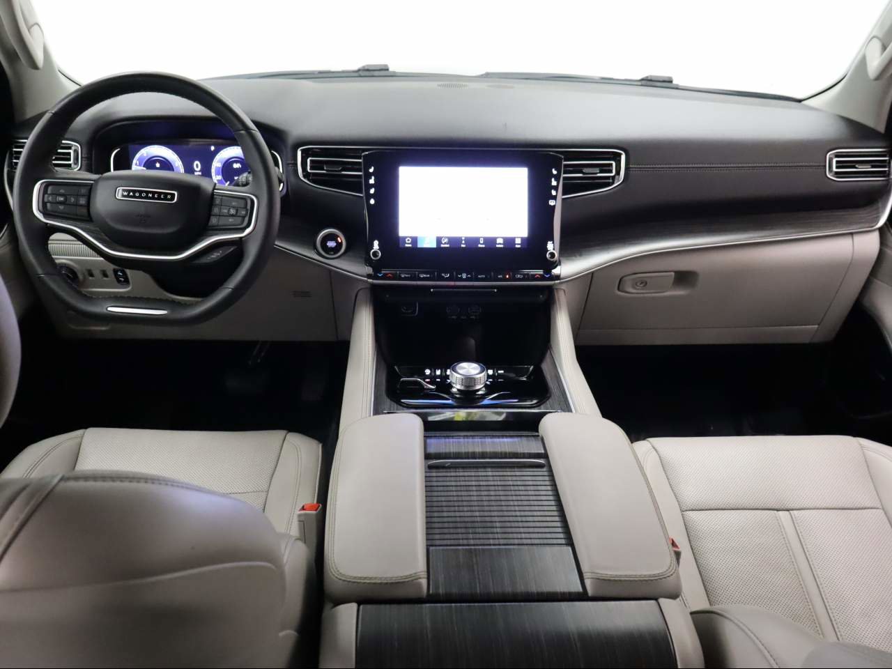 Used 2024 Jeep Wagoneer L Series II w/ Flexible Seating Group AWD/4WD image 16