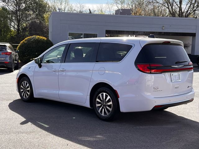 Used 2024 Chrysler Pacifica Select image 5
