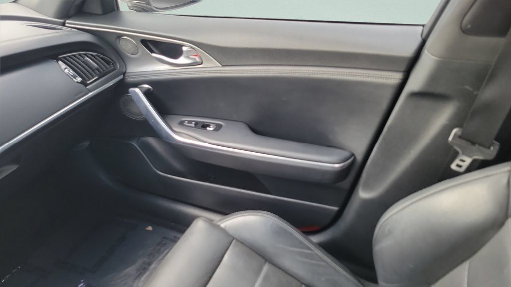 Used 2020 Kia Stinger GT2 RWD image 13