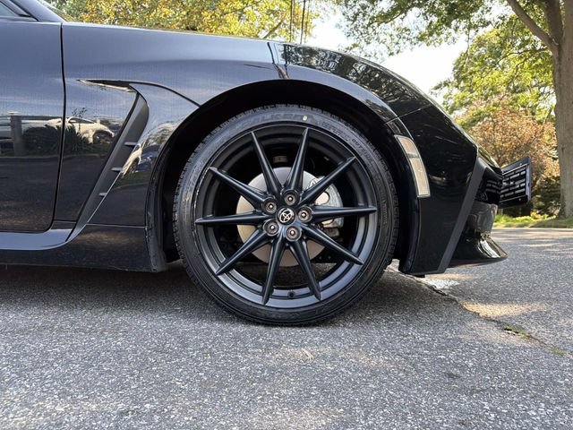 Used 2022 Toyota GR86 Premium w/ ALL Weather Mat Package (TMS) RWD image 34