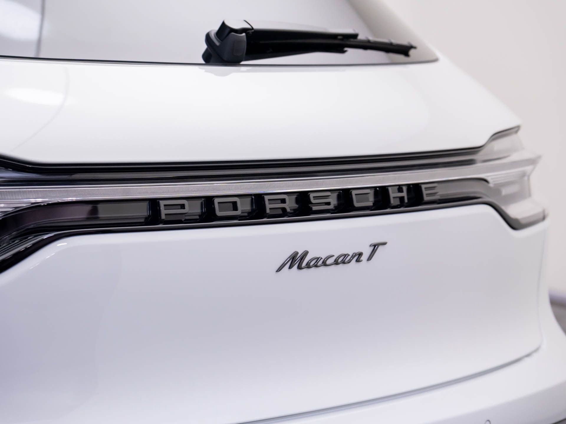 New 2026 Porsche Macan Turbo AWD/4WD image 36