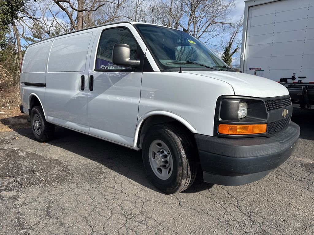 Used 2017 Chevrolet Express 2500 image 3