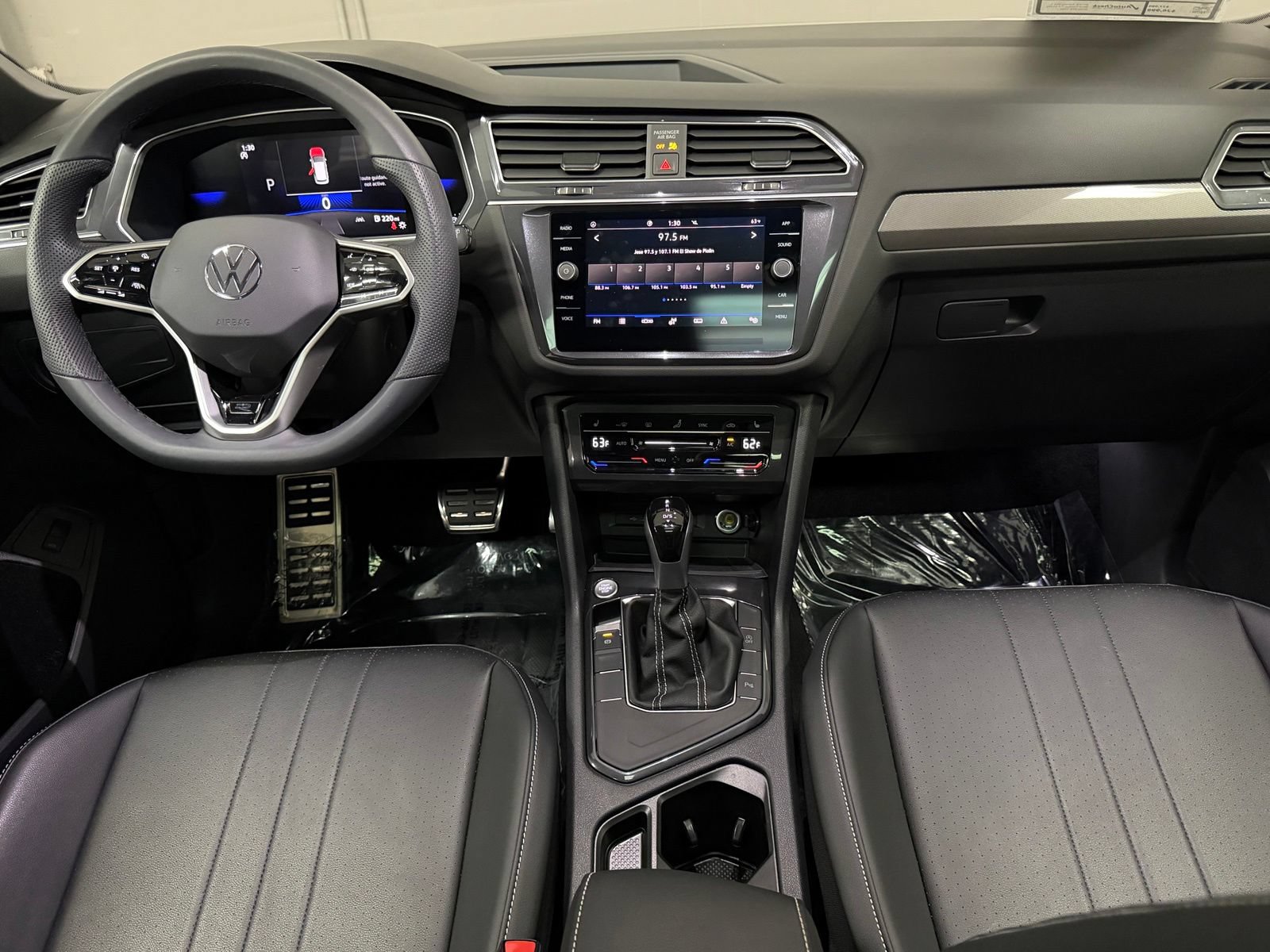 Used 2024 Volkswagen Tiguan SE R-Line FWD image 39