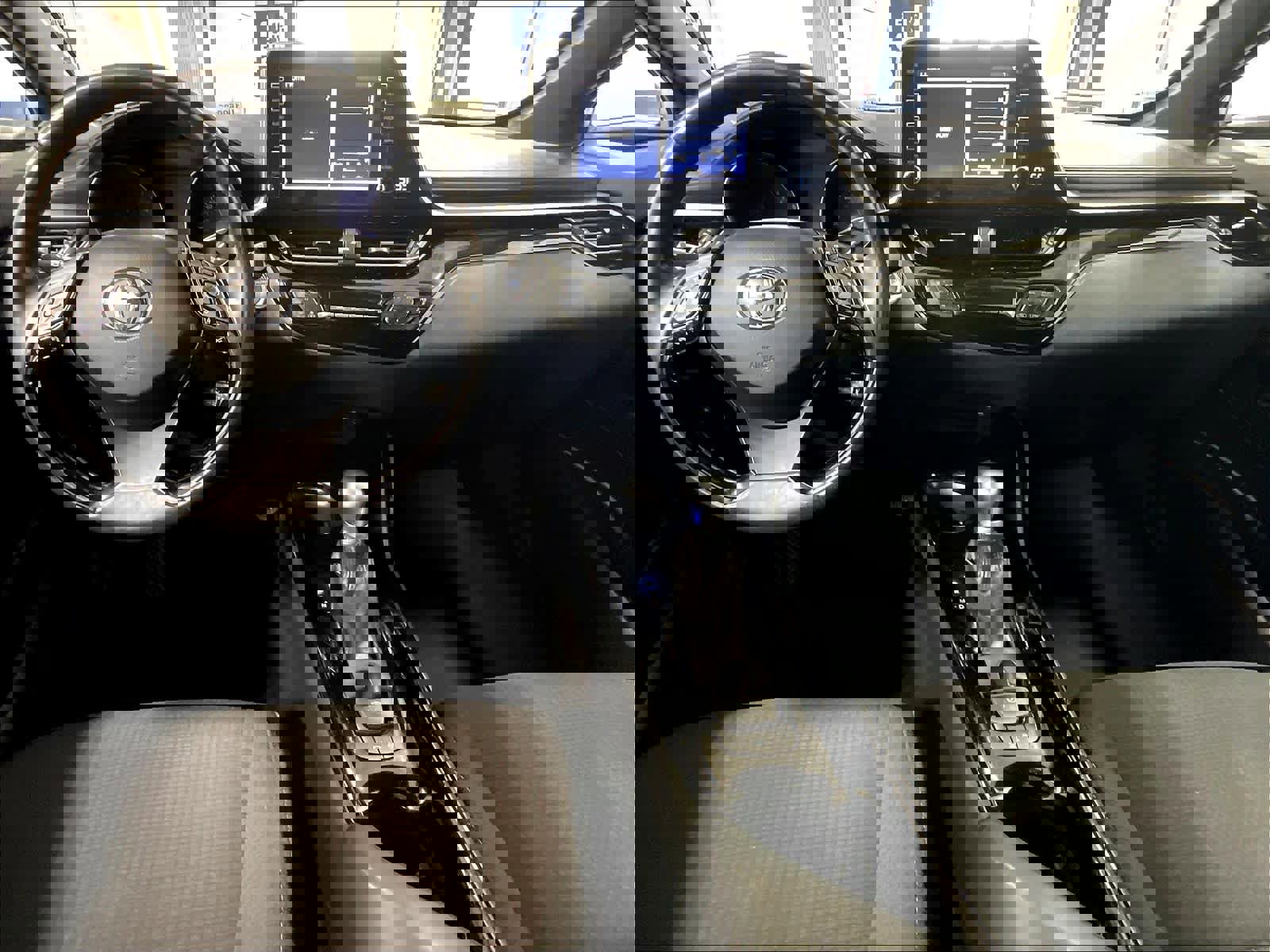 Used 2019 Toyota C-HR XLE image 21