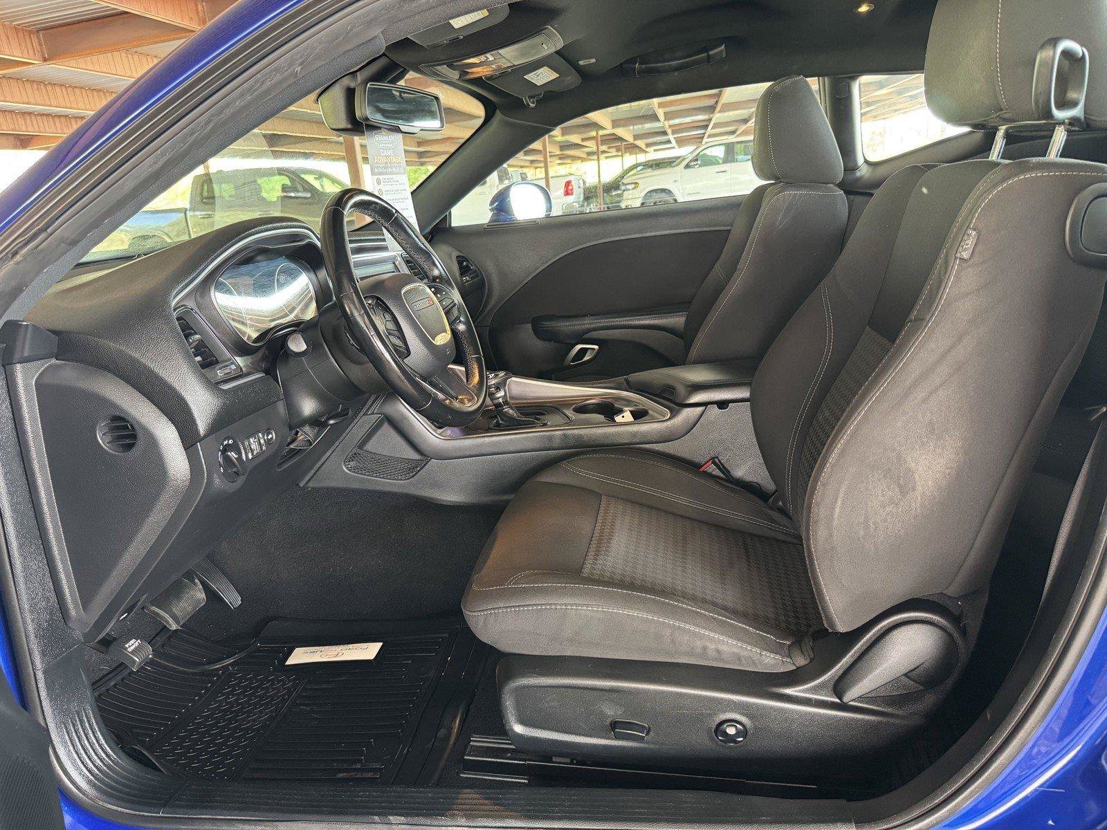 Used 2020 Dodge Challenger SXT RWD image 27