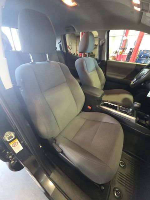 Used 2019 Toyota Tacoma SR5 AWD/4WD image 21