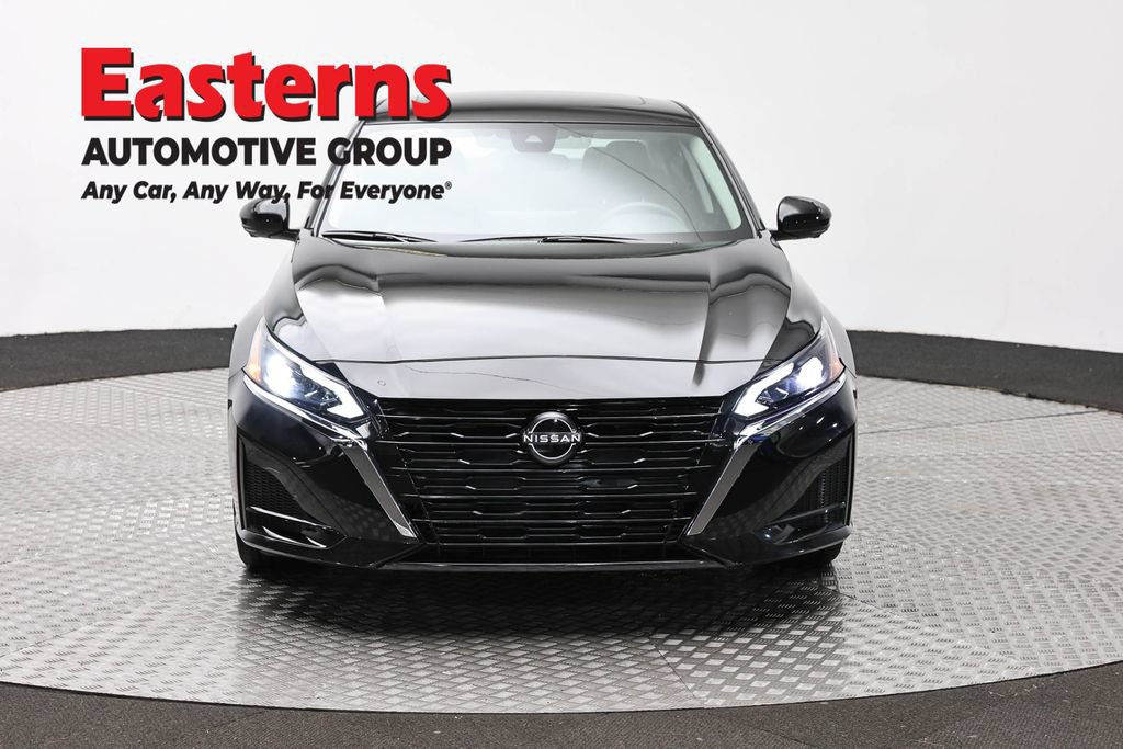 Used 2023 Nissan Altima 2.5 SL FWD image 2
