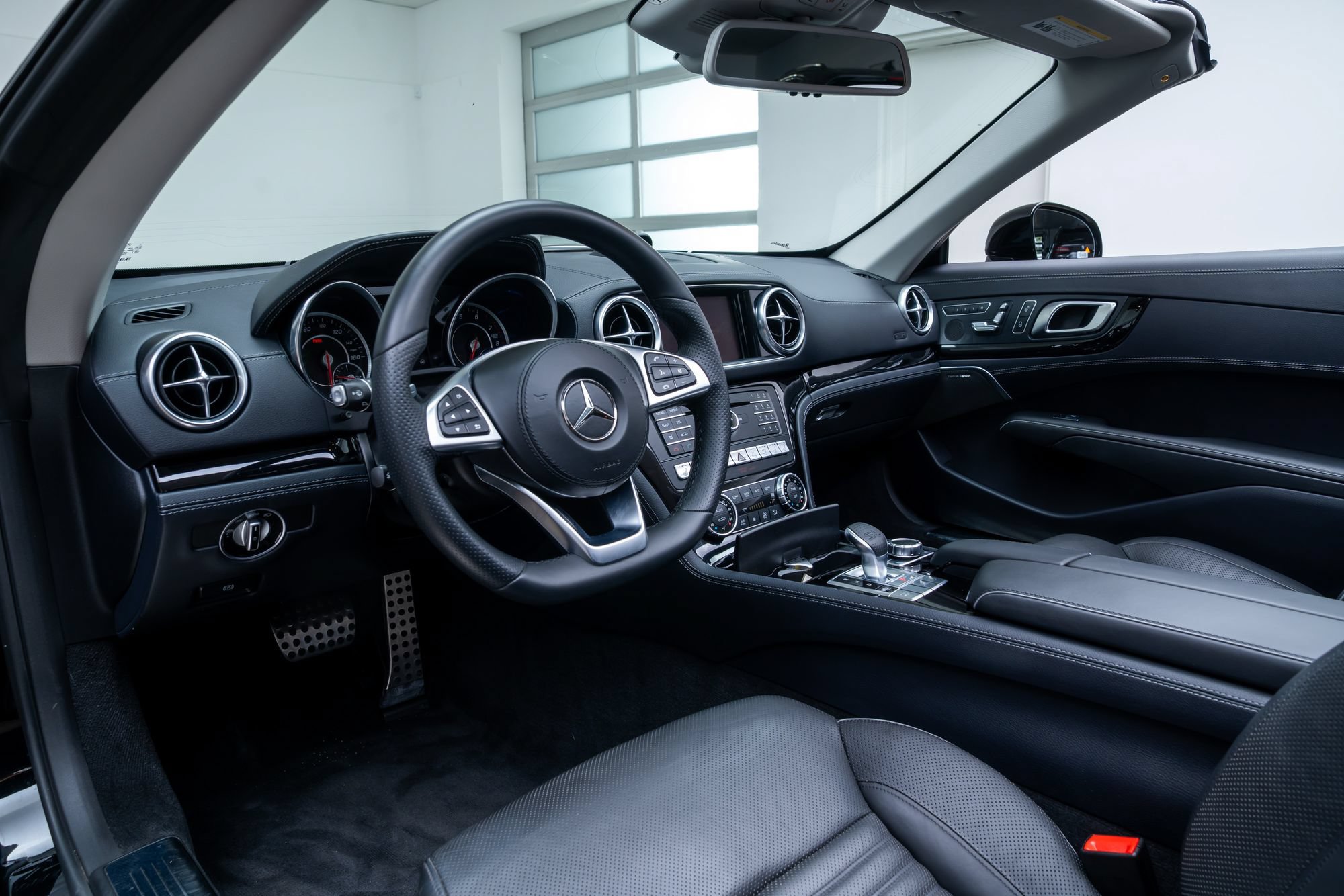Used 2019 Mercedes-Benz SL 550 image 18