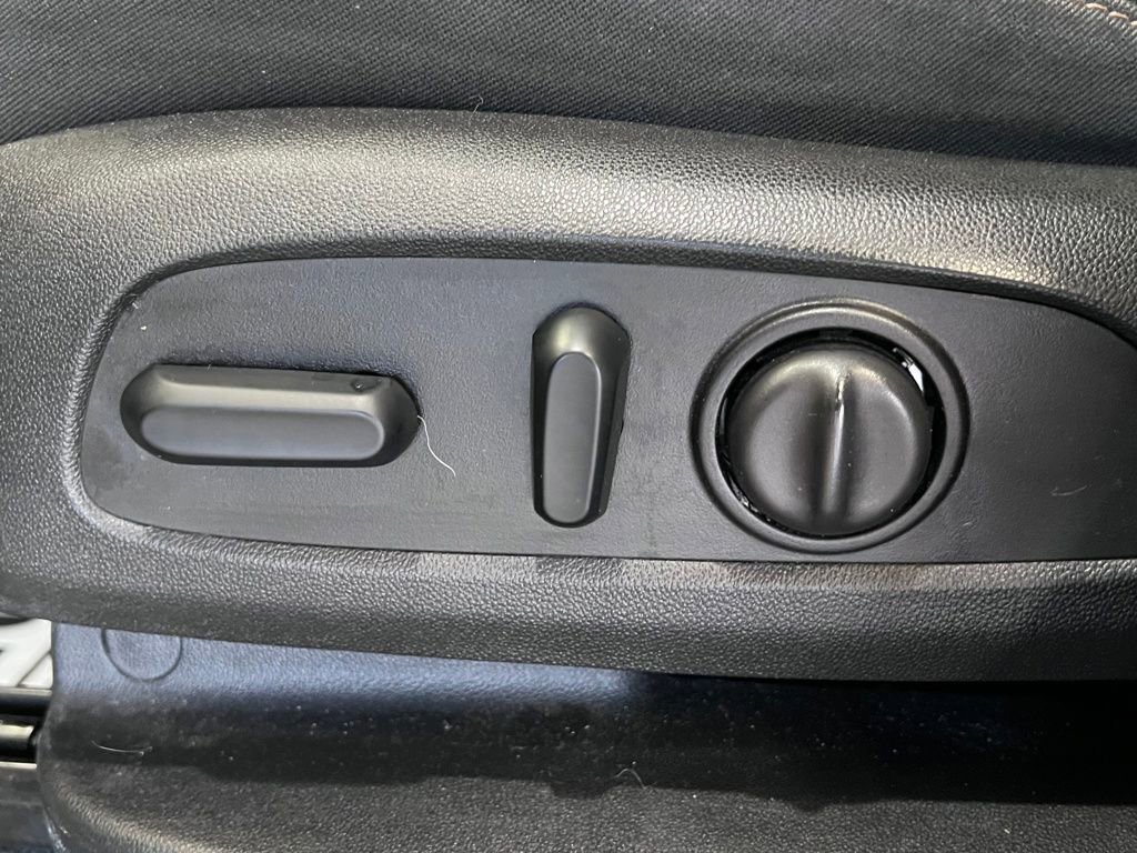 Used 2018 GMC Terrain SLE w/ Driver Convenience Package image 32