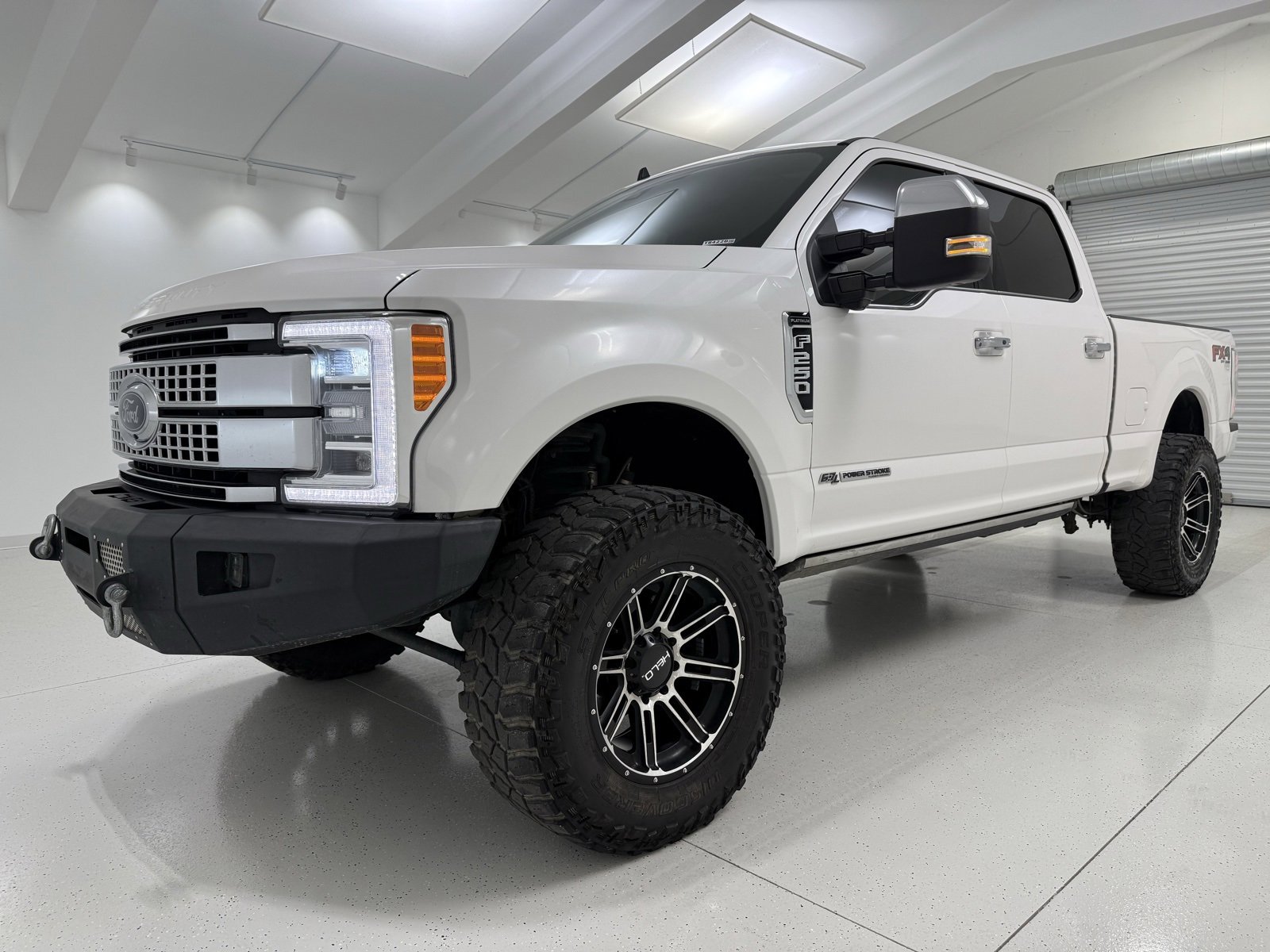 Used 2019 Ford F250 Platinum w/ Platinum Ultimate Package image 3
