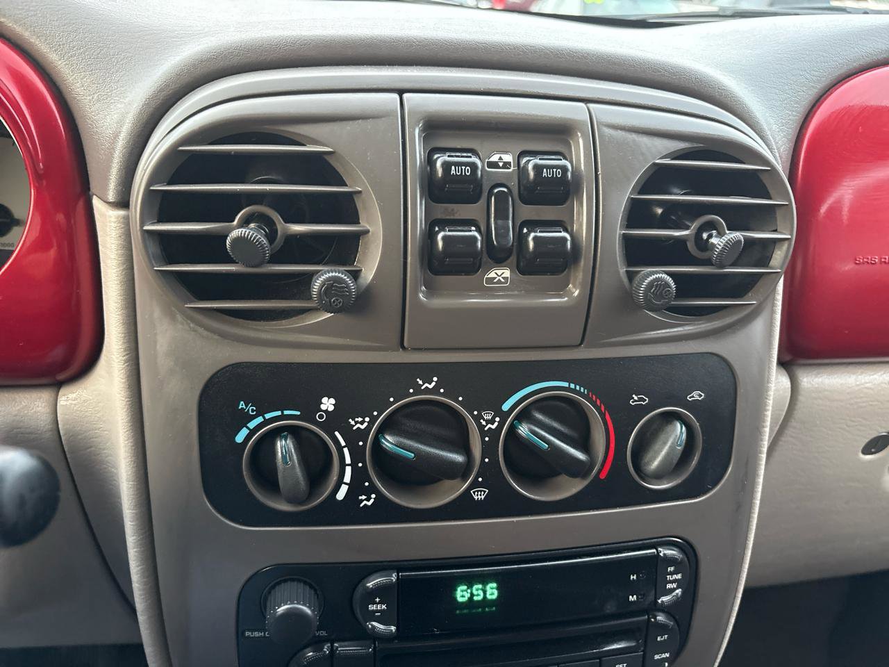 Used 2005 Chrysler PT Cruiser Touring w/ Light Group image 34