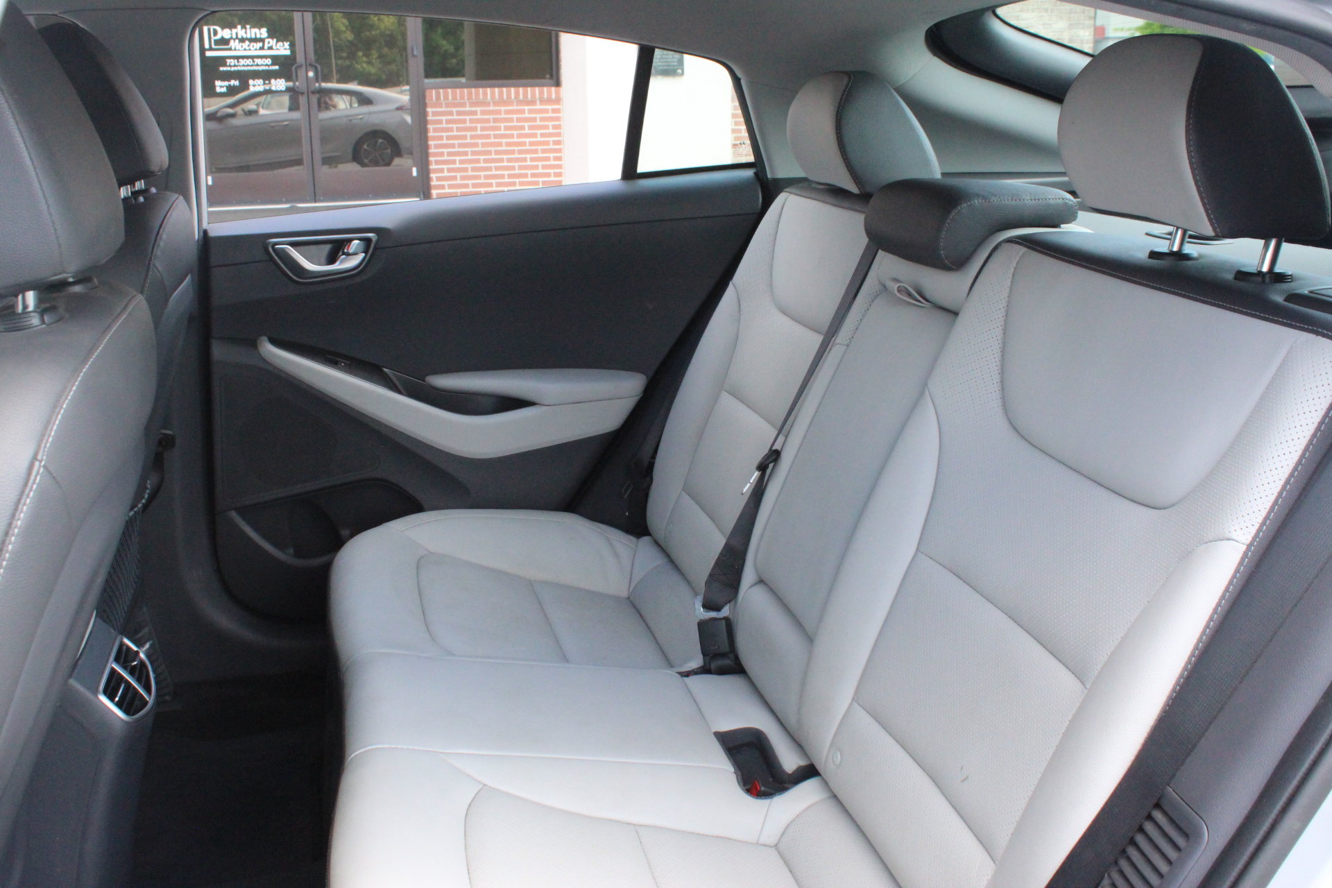 Used 2022 Hyundai Ioniq Limited FWD image 30