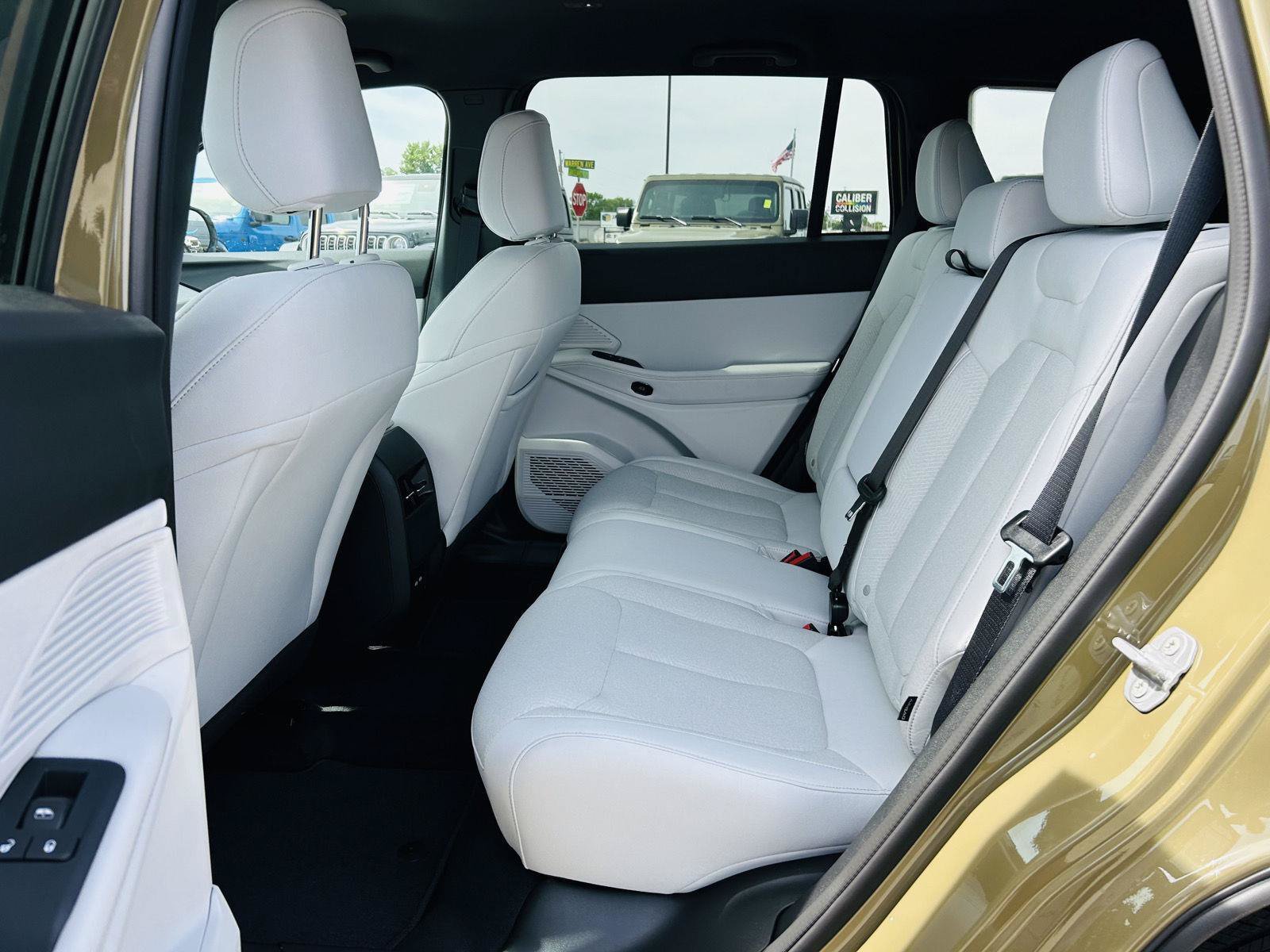 New 2026 Jeep Cherokee Laredo AWD/4WD image 26