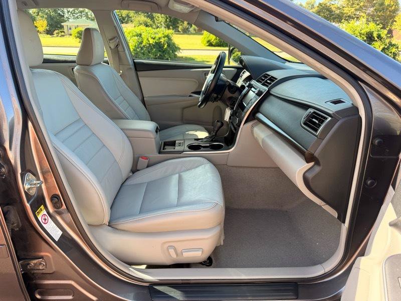 Used 2015 Toyota Camry XLE FWD image 15