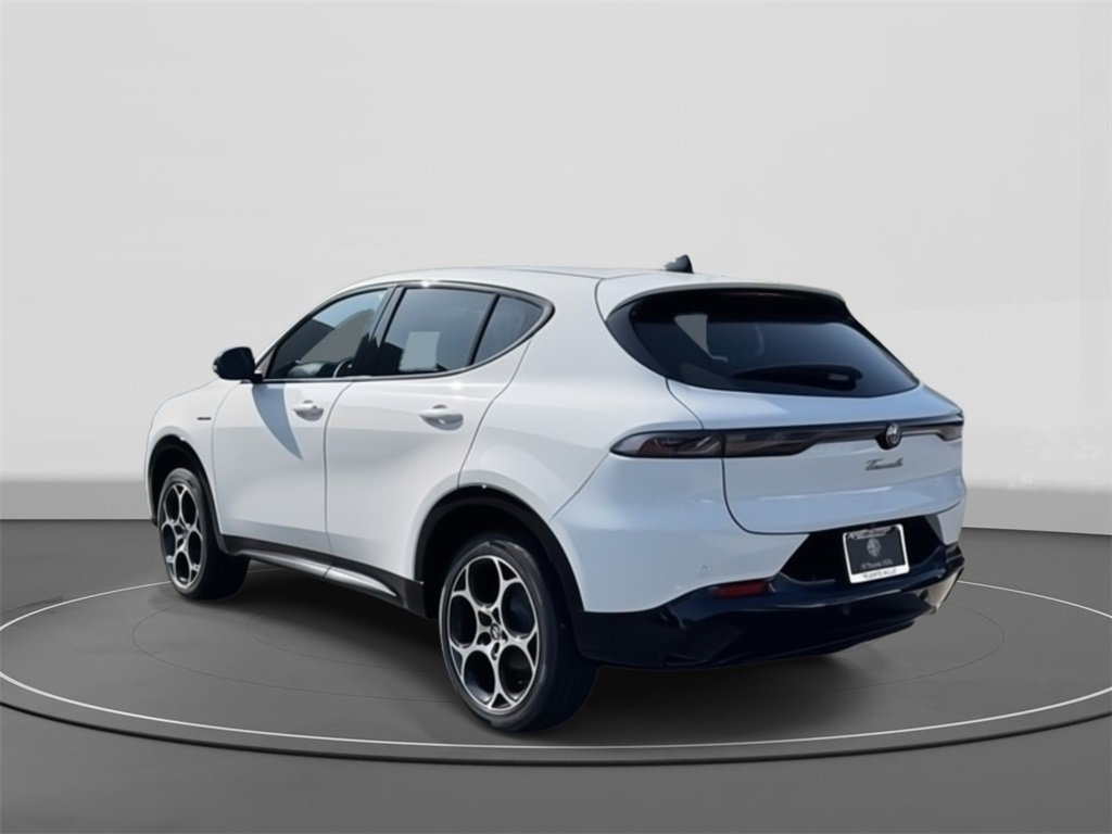 New 2025 Alfa Romeo Tonale w/ Premium Package image 4