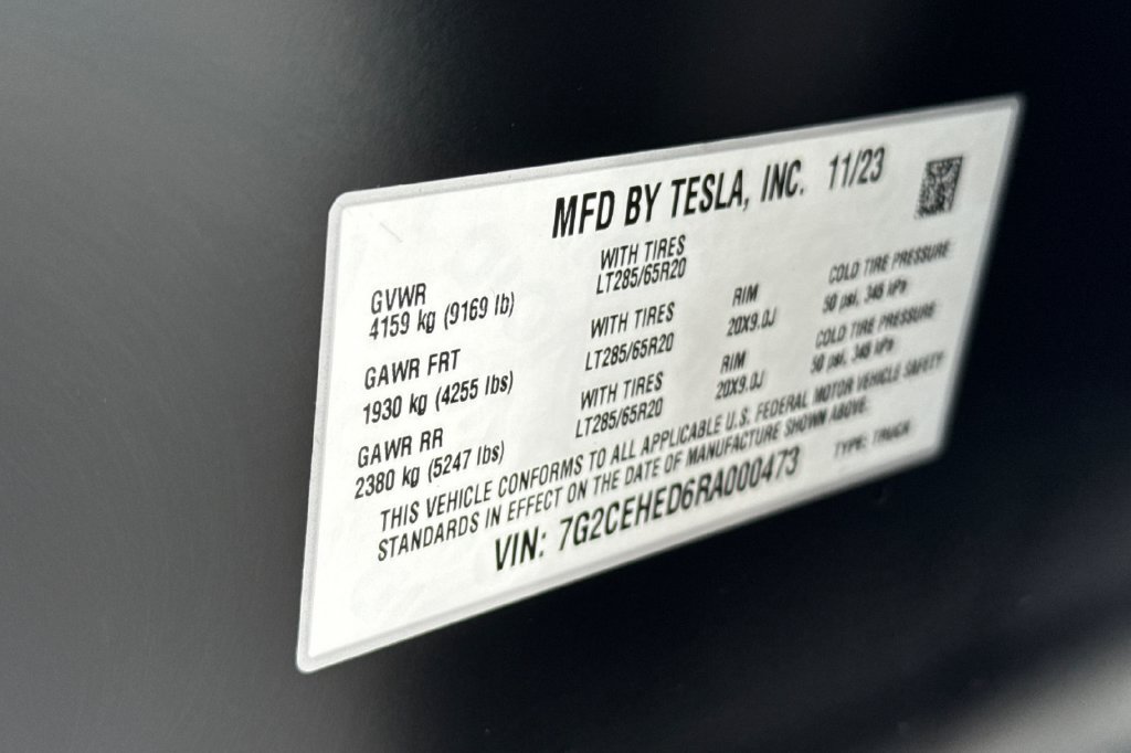 Used 2024 Tesla Cybertruck AWD Crew Cab image 26
