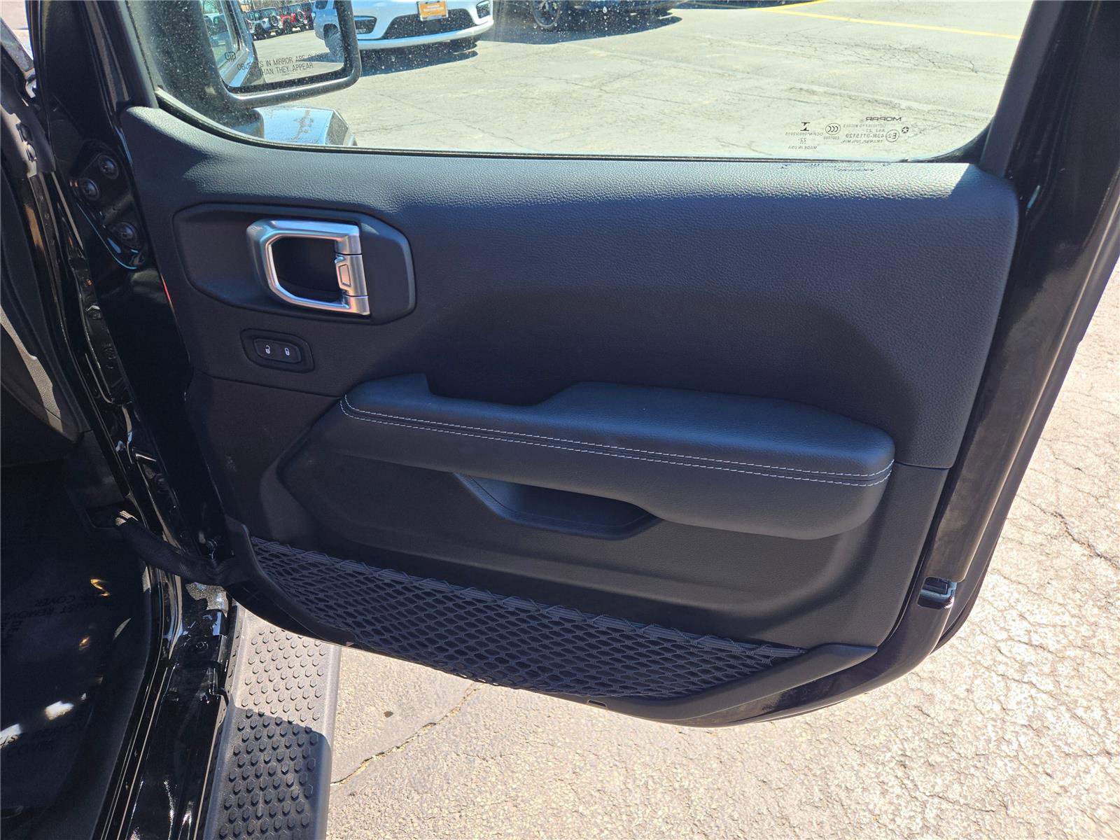 Certified 2023 Jeep Wrangler Sahara w/ Cold Weather Group image 7