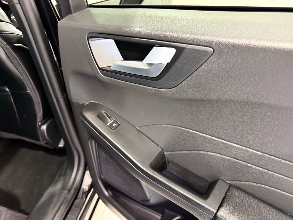 Used 2024 Ford Escape Platinum image 28