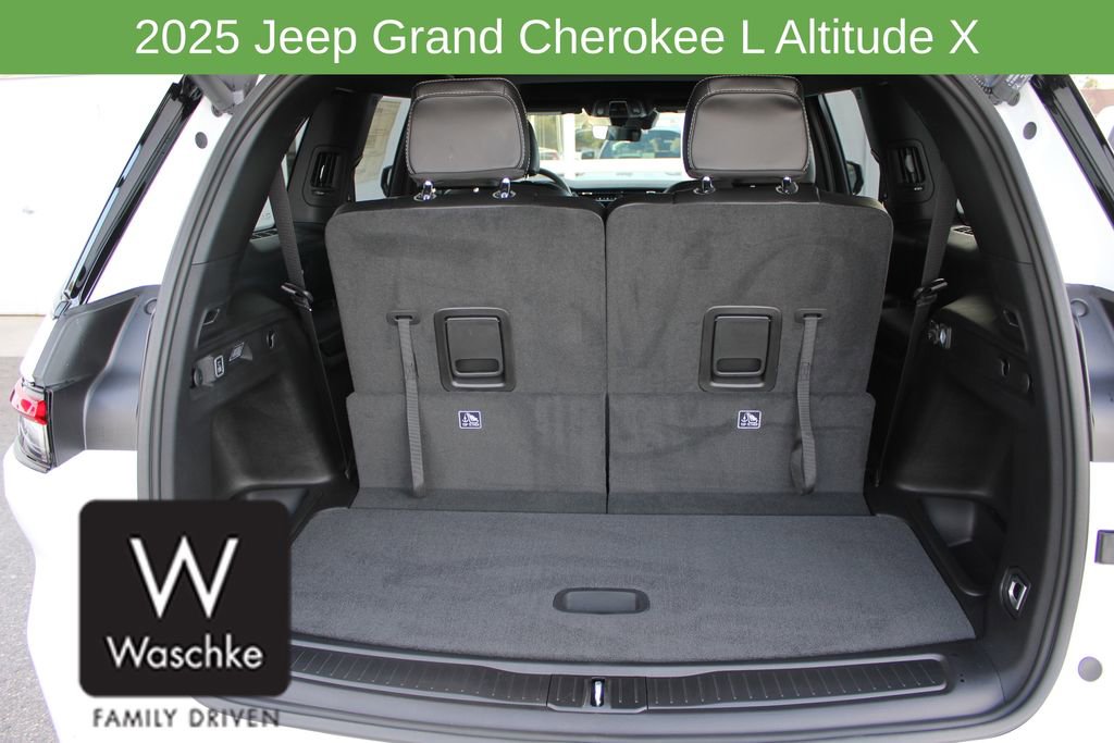 New 2025 Jeep Grand Cherokee L Altitude image 17