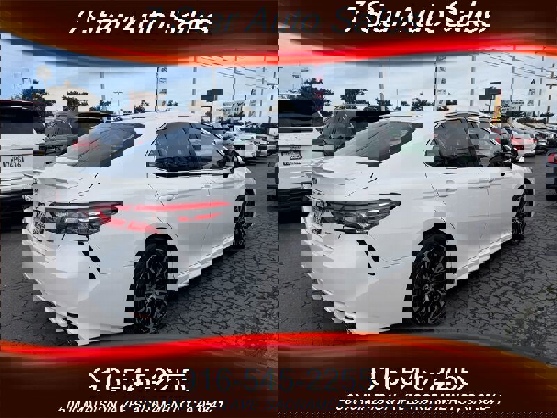 Used 2018 Toyota Camry SE image 6