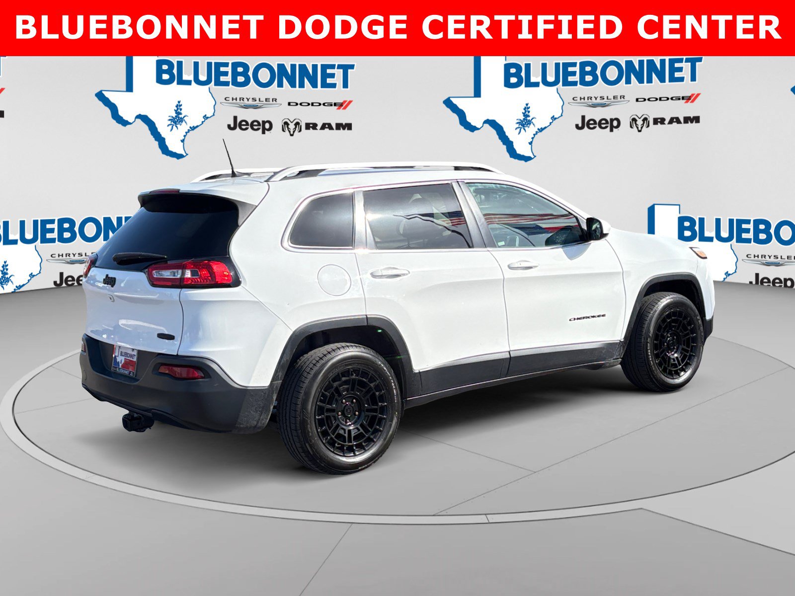 Used 2017 Jeep Cherokee Latitude w/ Comfort/Convenience Group FWD image 5
