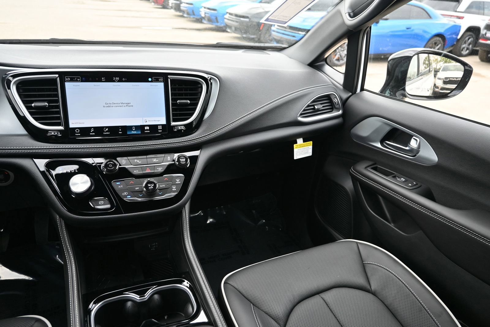 New 2026 Chrysler Pacifica Limited image 17