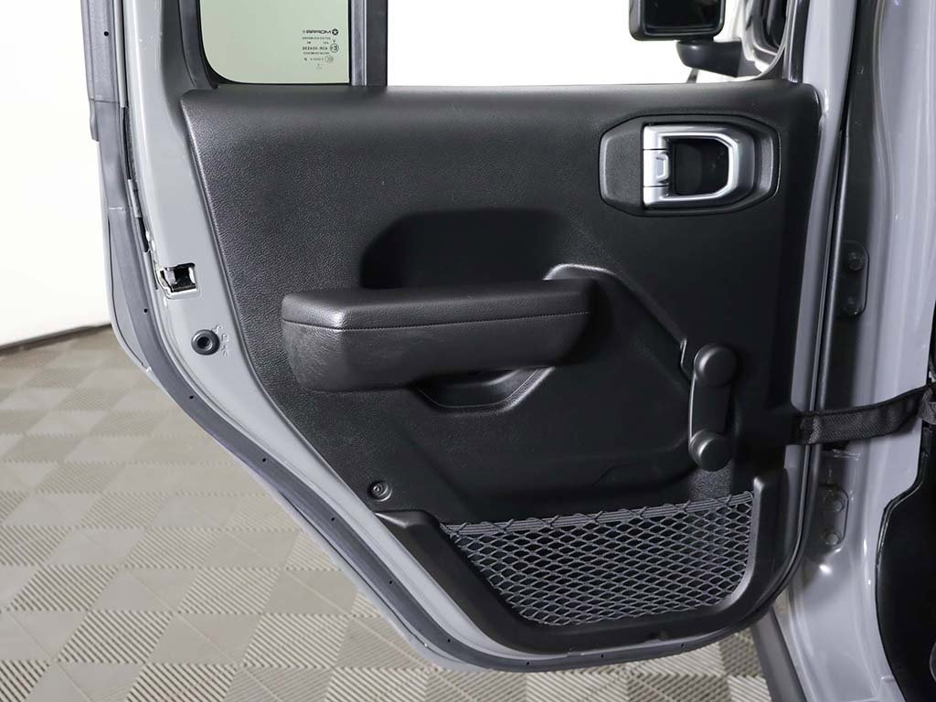 Used 2022 Jeep Gladiator Sport image 21