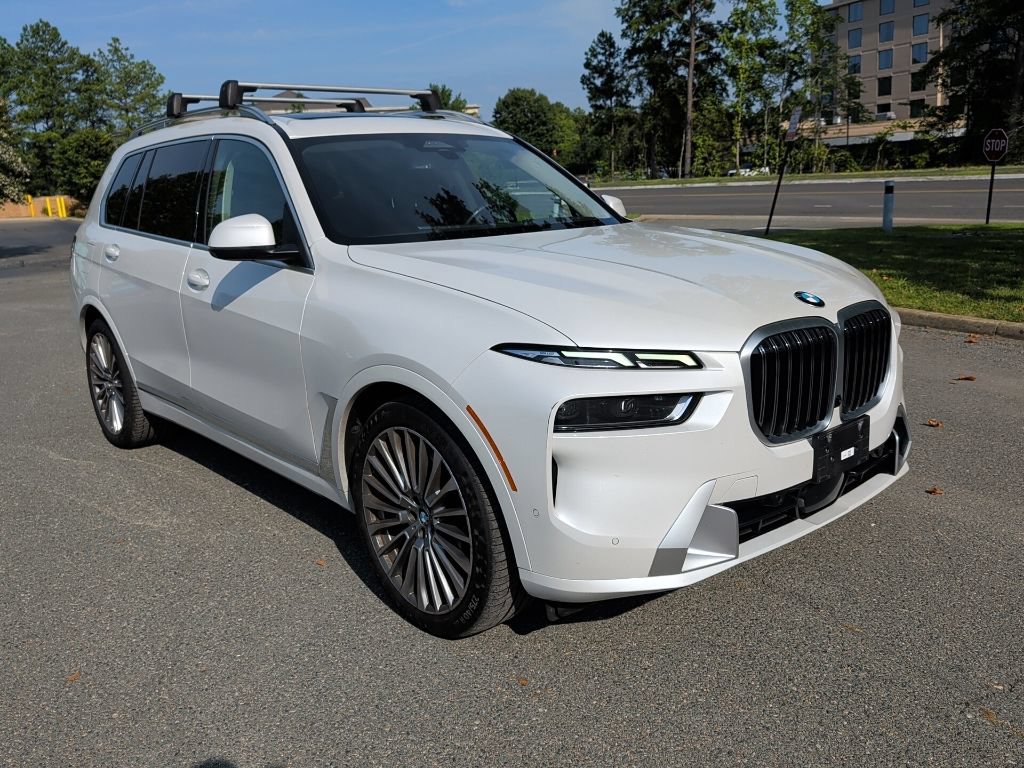 Used 2023 BMW X7 xDrive40i w/ Executive Package AWD/4WD image 1