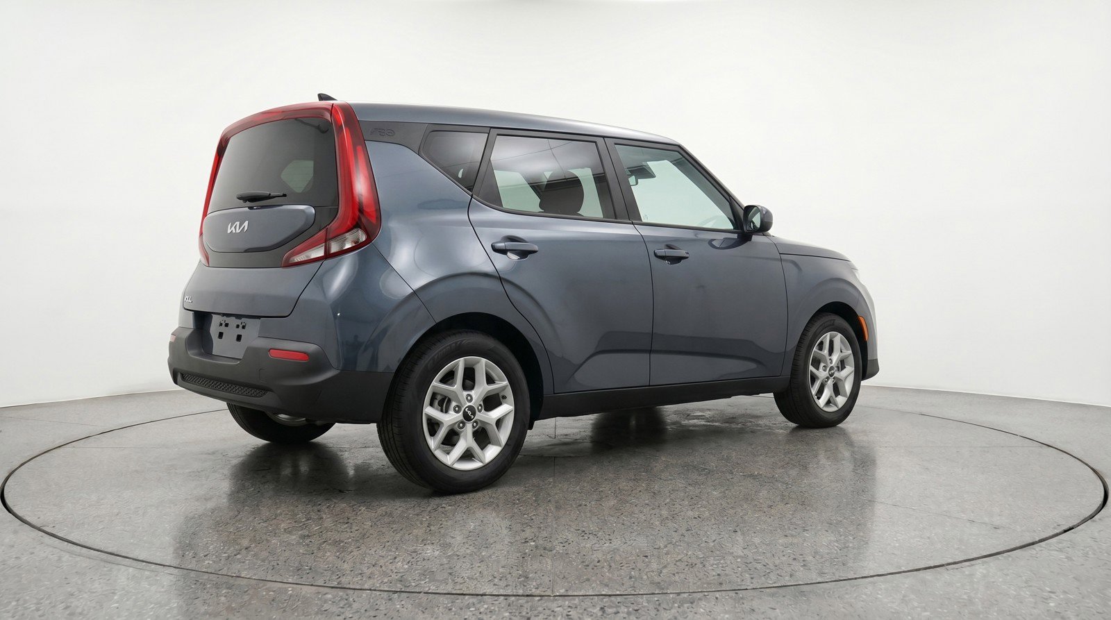 Used 2025 Kia Soul LX w/ LX Technology Package FWD image 9