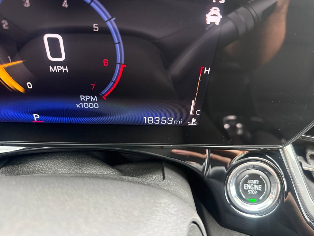 Used 2024 Chevrolet Trax RS w/ Sunroof Package image 16