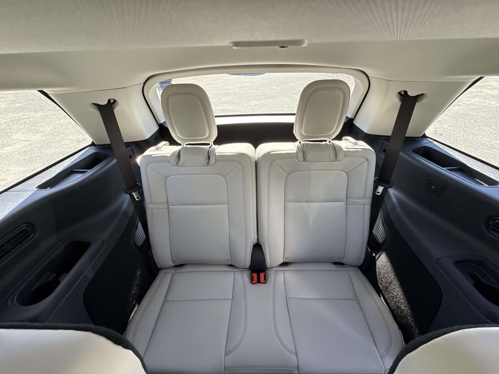 New 2026 Lincoln Aviator Reserve image 18