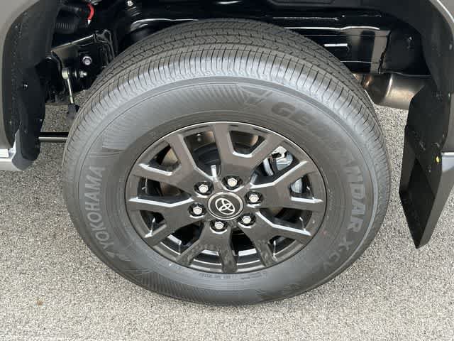 Used 2026 Toyota 4Runner SR5 RWD image 5