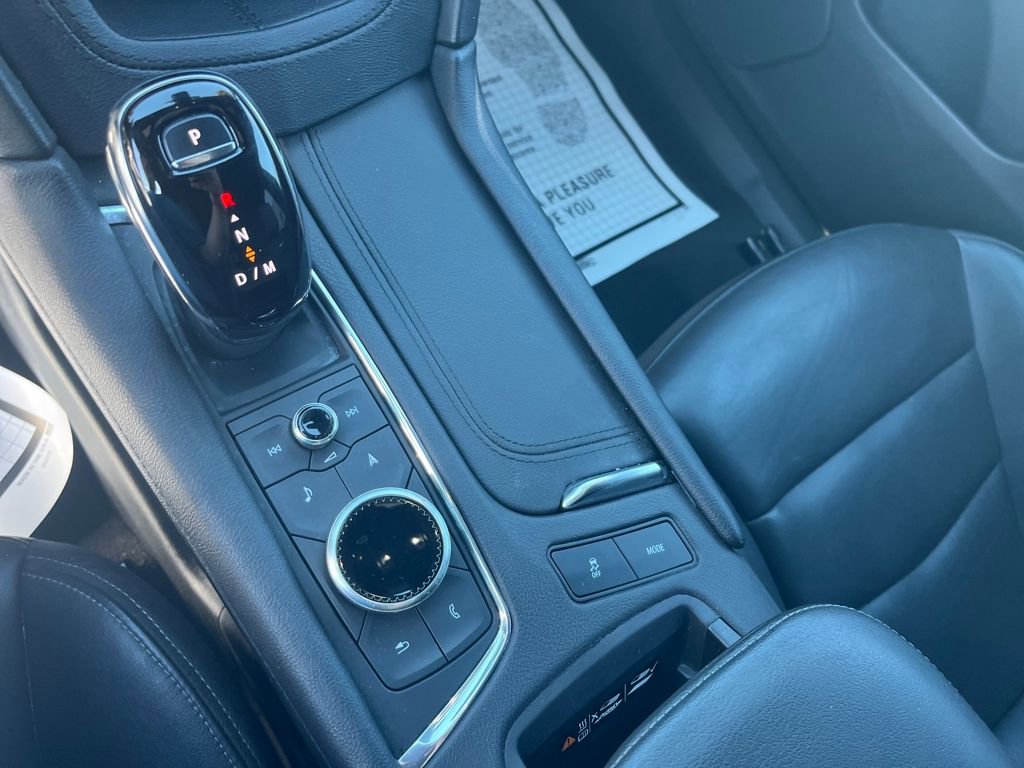 Used 2024 Cadillac XT6 Premium Luxury image 16