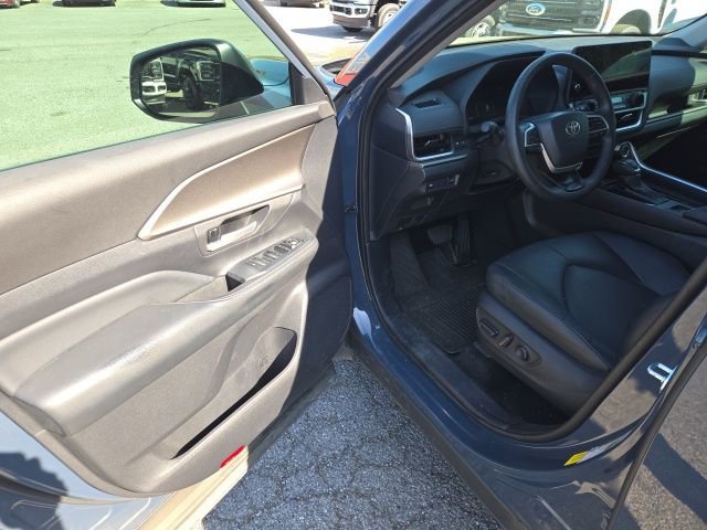 Used 2024 Toyota Grand Highlander XLE FWD image 5
