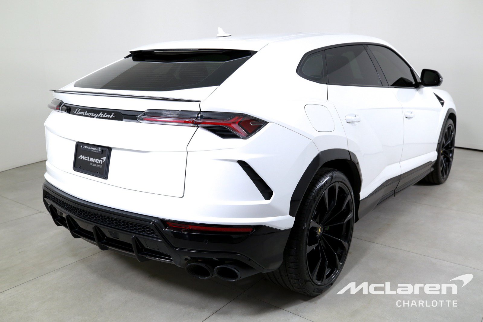 Used 2022 Lamborghini Urus AWD/4WD image 8