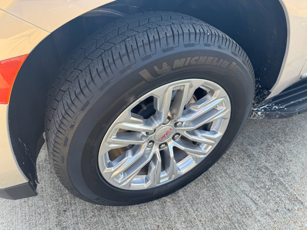 Used 2021 GMC Yukon SLT image 9